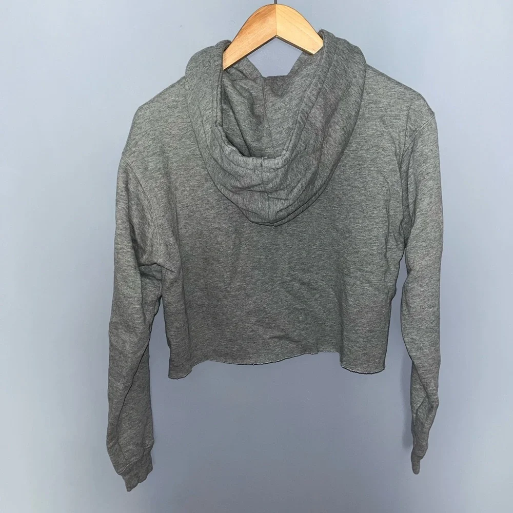 Wild Fable Womens XS Heather Gray Cropped Hoodie Raw Hem Fleece Sweatshirt - Picture 2 of 3